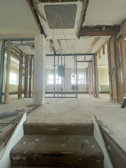 More Photos Of 2030 Erie Blvd E, Syracuse Office For Lease