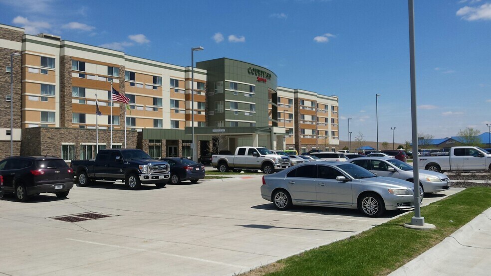 More Photos Of 36th and Raynor Pky, Bellevue Land For Sale