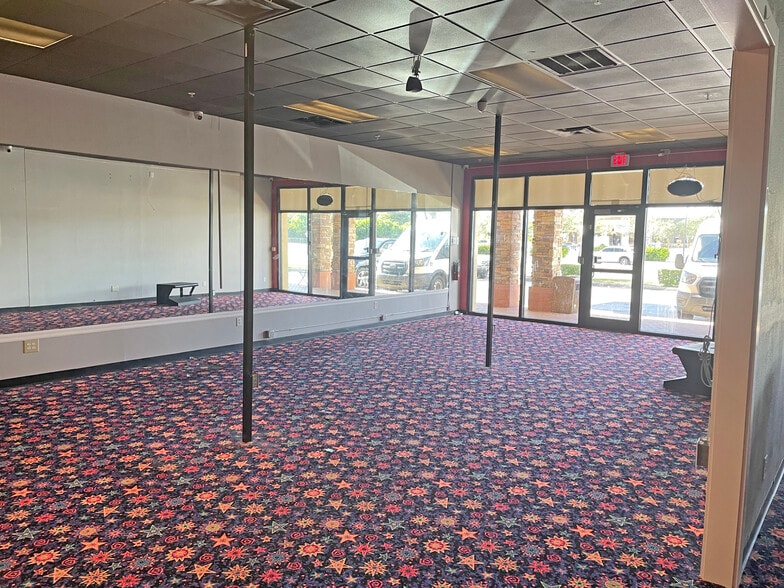 More Photos Of 814 SW Pine Island Rd, Cape Coral Unknown For Lease