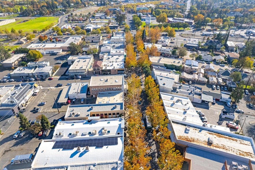 More Photos Of 409 Center St, Yuba City Storefront Retail Office For Lease