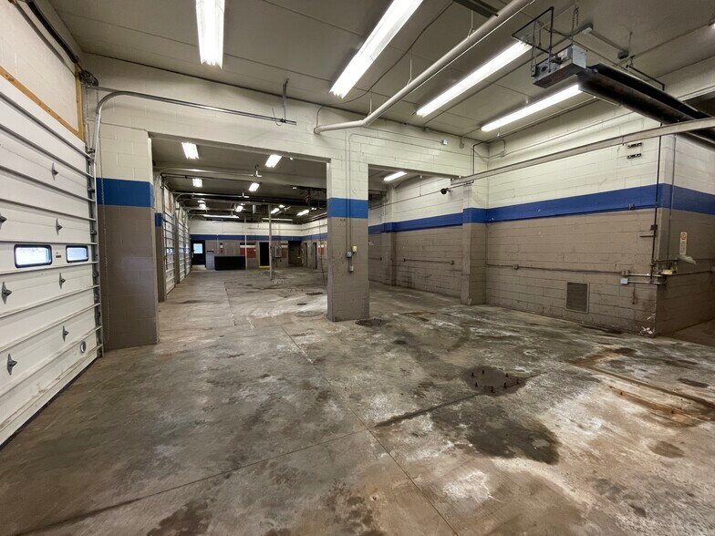 More Photos Of 5500 W Broadway Ave, Minneapolis Storefront Retail Office For Sale