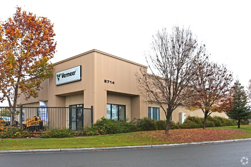 More Photos Of 2714 S Vineyard Pl, Fowler Distribution For Lease