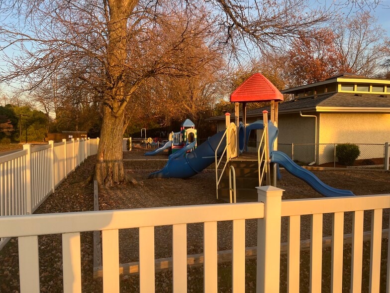 More Photos Of 5702 Kirkwood Hwy, Wilmington Daycare Center For Lease