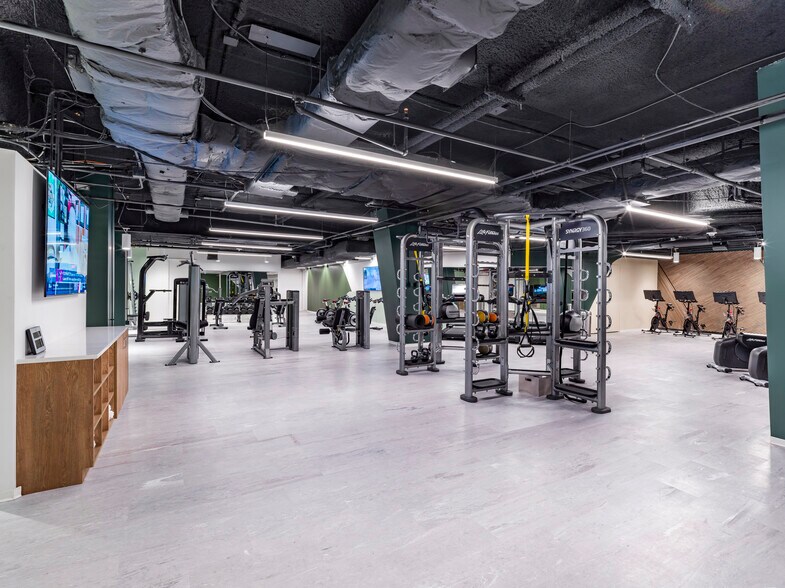 More Photos Of 1350 Eye St NW, Washington Office For Lease