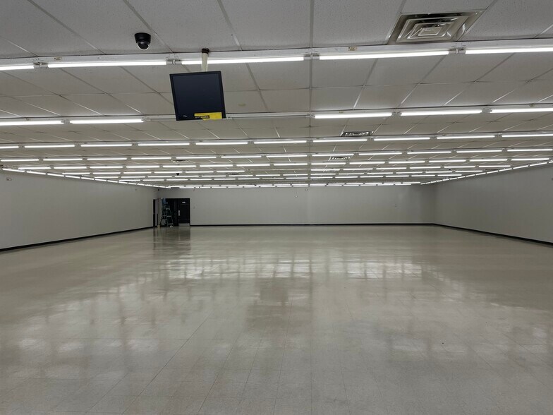 More Photos Of 2735 Moscow Ave, Hickman Freestanding For Lease