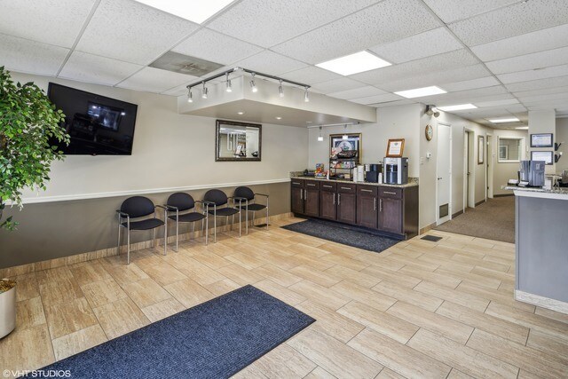 More Photos Of 6158 N Milwaukee Ave, Chicago Storefront Retail Office For Lease