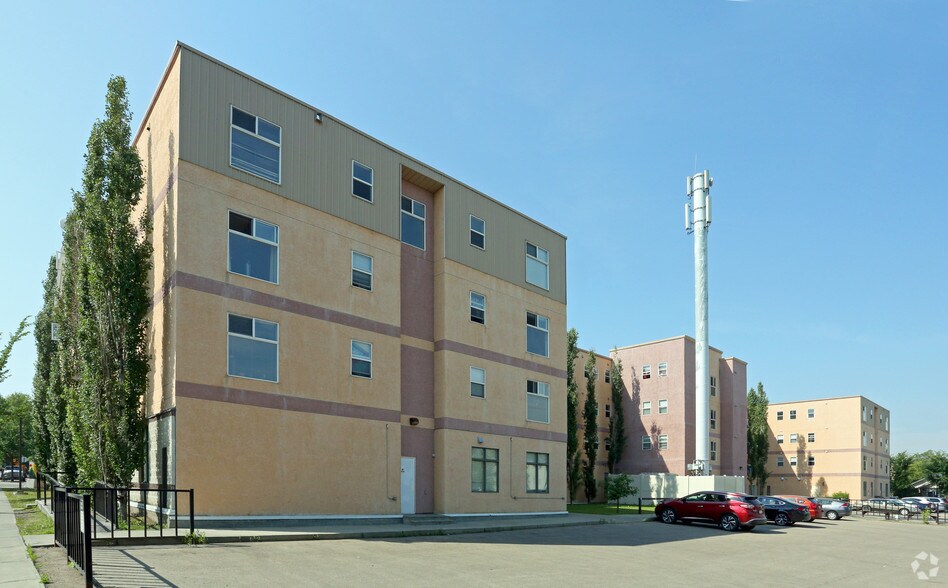 More Photos Of 8920 118 Av NW, Edmonton Apartments For Lease