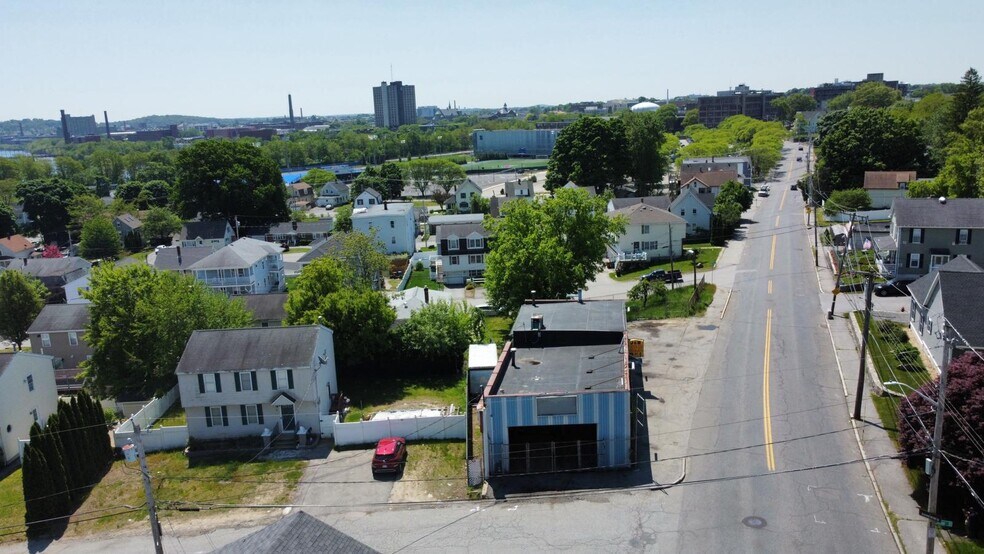 More Photos Of 429 Riverside St, Lowell Auto Repair For Sale