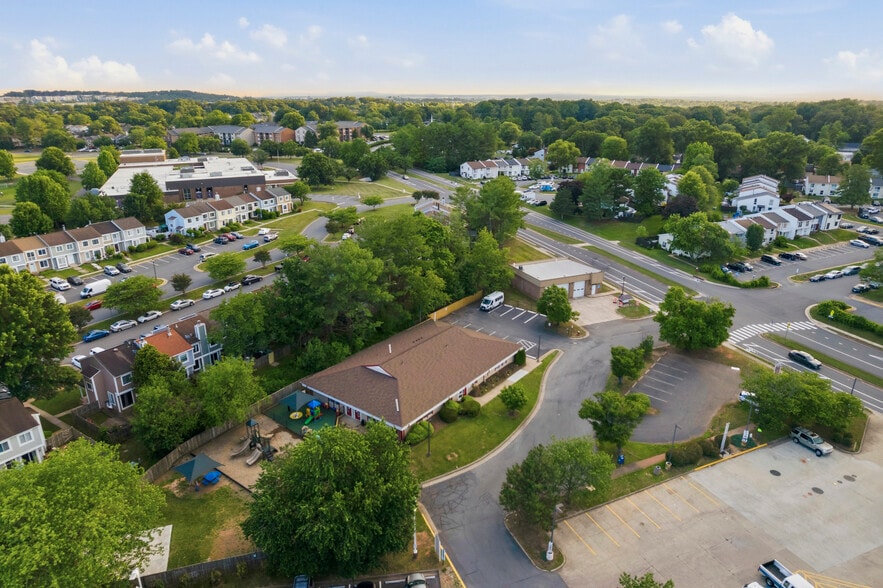 More Photos Of 83 Sugarland Run Dr, Sterling Daycare Center For Lease