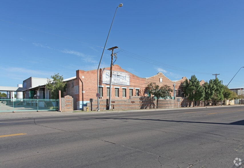 More Photos Of 254 W Broadway Rd, Mesa Distribution For Lease