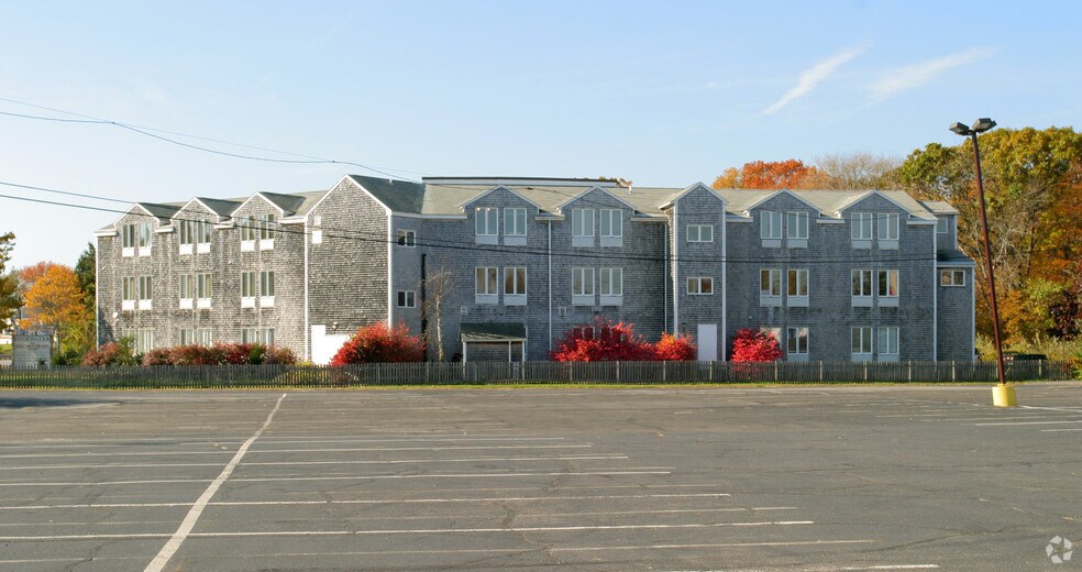 More Photos Of 929 Boston Post Rd, Old Saybrook Office For Lease
