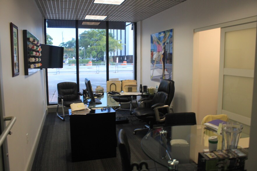 More Photos Of 2475 Hollywood Blvd, Hollywood Office For Lease
