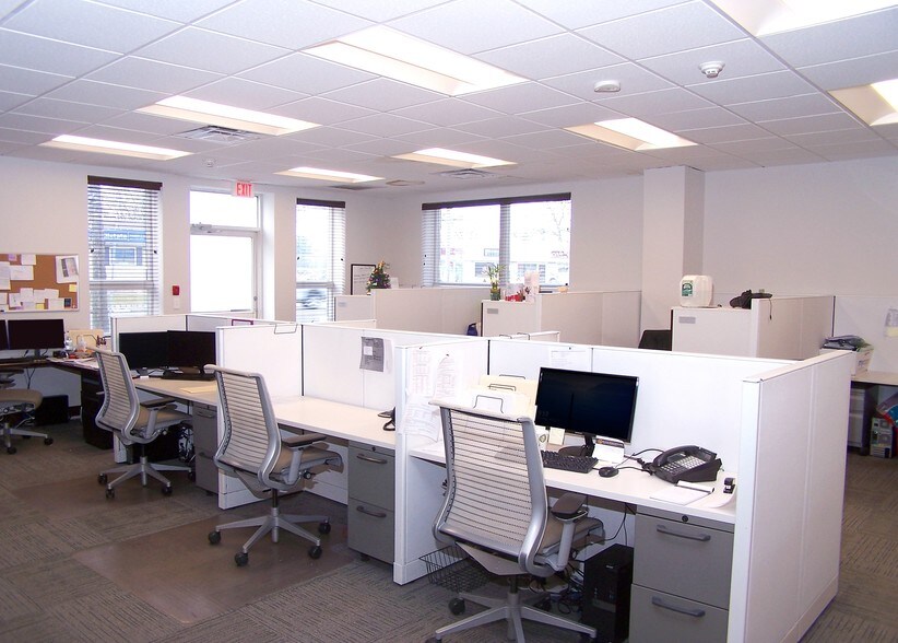 More Photos Of 627 Horseblock Rd, Farmingville Loft Creative Space For Sale