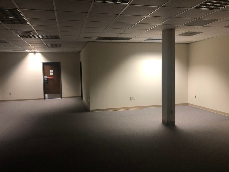 More Photos Of 1530 Hooker Rd, Greenville Freestanding For Lease