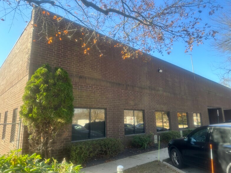 More Photos Of 306 Commerce Dr, Exton Industrial For Sale