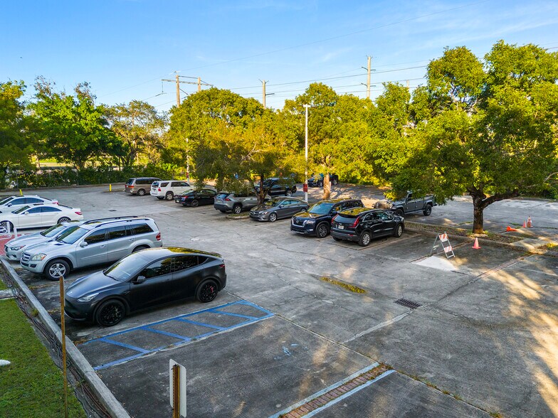 More Photos Of 15165 NW 77th Ave, Miami Lakes Medical For Lease