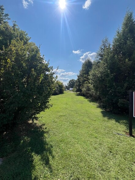 More Photos Of 615 S Washington St, Maryville Office For Sale