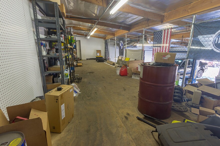 More Photos Of 26524 Ruether Ave, Santa Clarita Warehouse For Lease