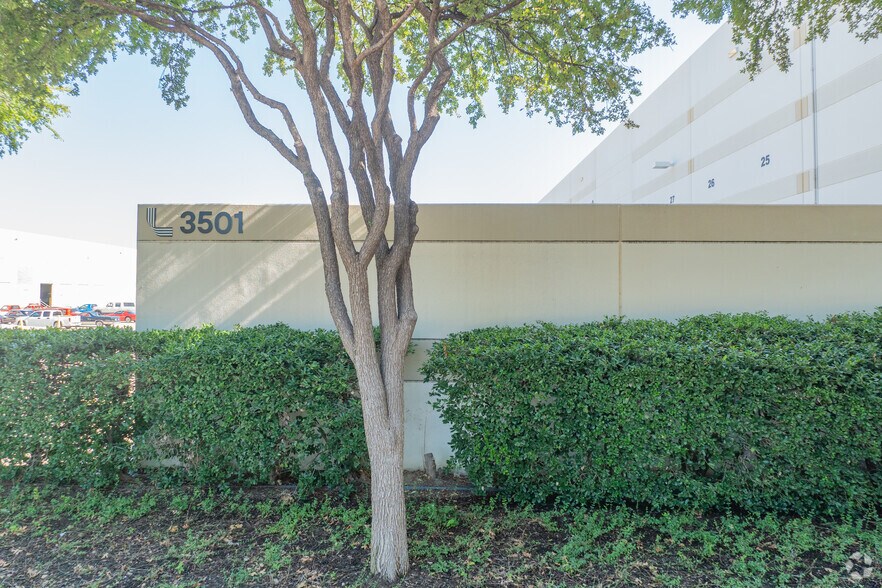 More Photos Of 3501 Sandshell Dr, Fort Worth Warehouse For Lease