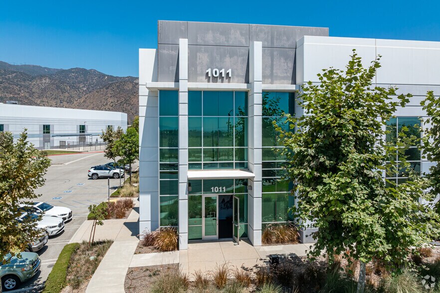 More Photos Of 1011 N Todd Ave, Azusa Warehouse For Lease