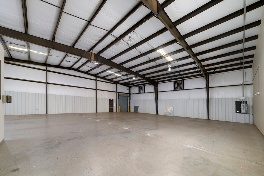 More Photos Of 4611 Ivey Dr, Macon-Bibb Office For Lease