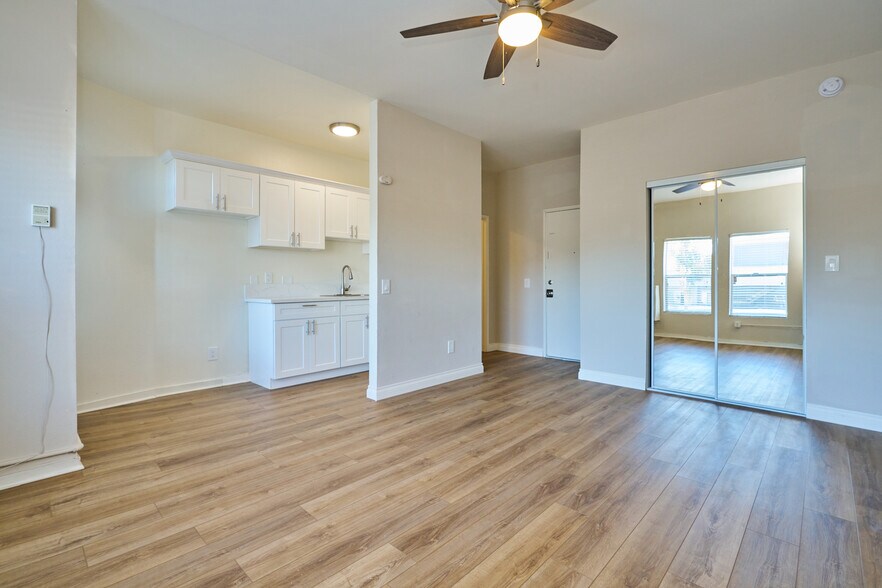 More Photos Of 915 S Carondelet St, Los Angeles Apartments For Sale