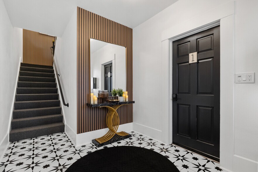 More Photos Of 1055 21st Street, San Diego Apartments For Sale