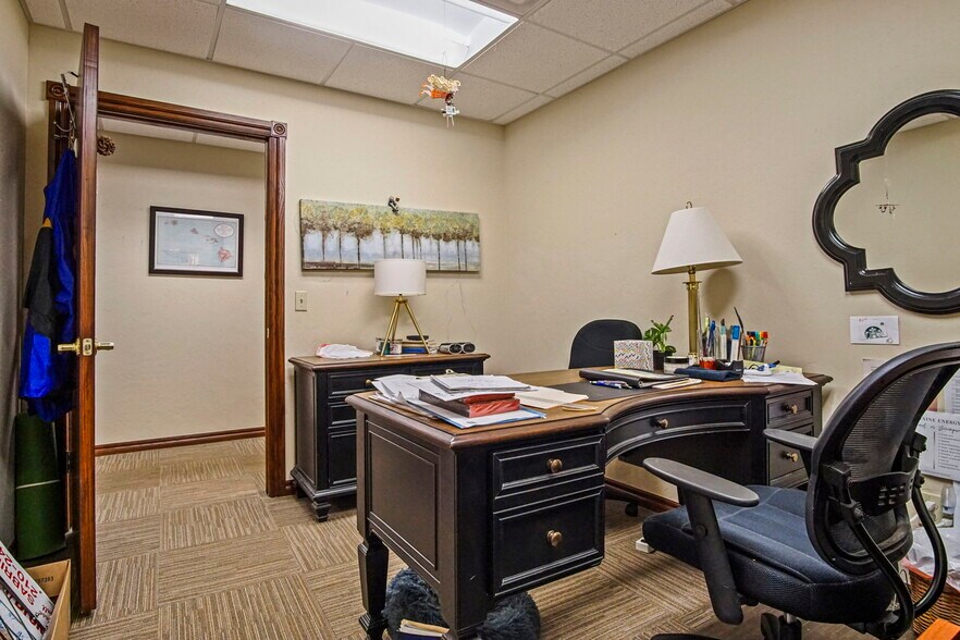 More Photos Of 1006 24th Ave NW, Norman Office For Sale
