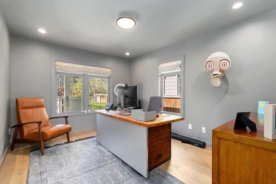 More Photos Of 5932 California Ave SW, Seattle Office Residential For Sale