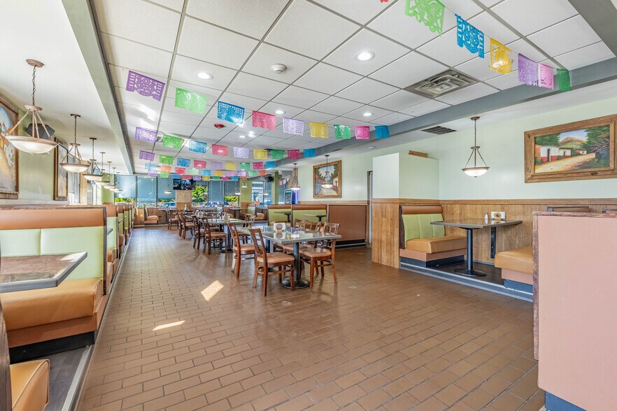 More Photos Of 3205 S Harlem Ave, Berwyn Fast Food For Sale