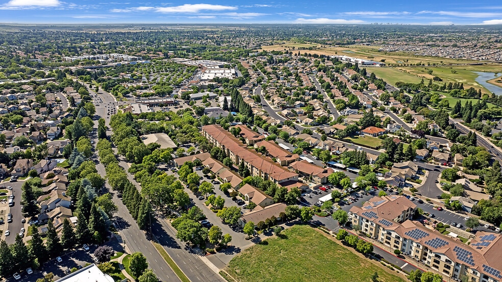 More Photos Of 8109 Laguna Blvd, Elk Grove Medical For Sale