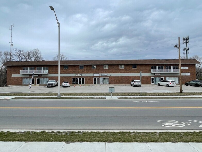 More Photos Of 7540 Leavenworth Rd, Kansas City Office For Lease