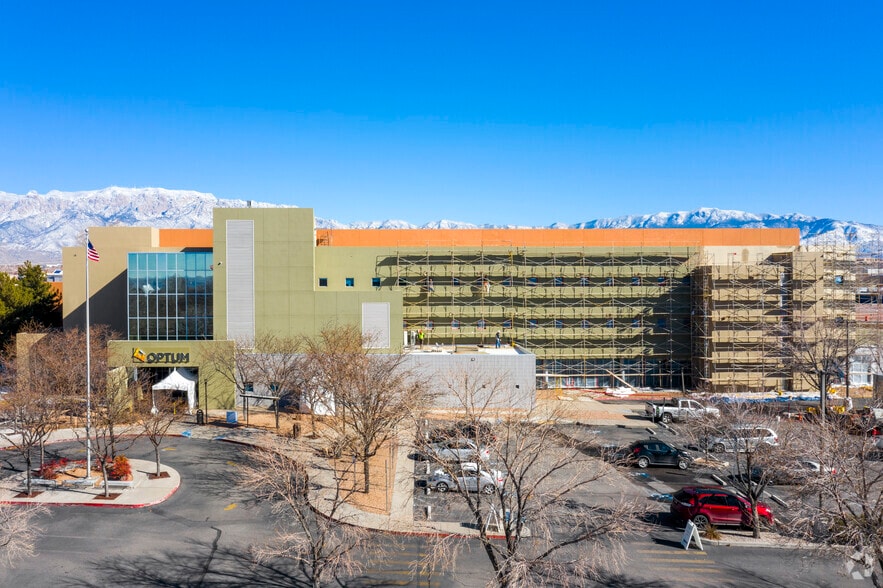 More Photos Of 5150 Journal Center Blvd NE, Albuquerque Hospital For Lease