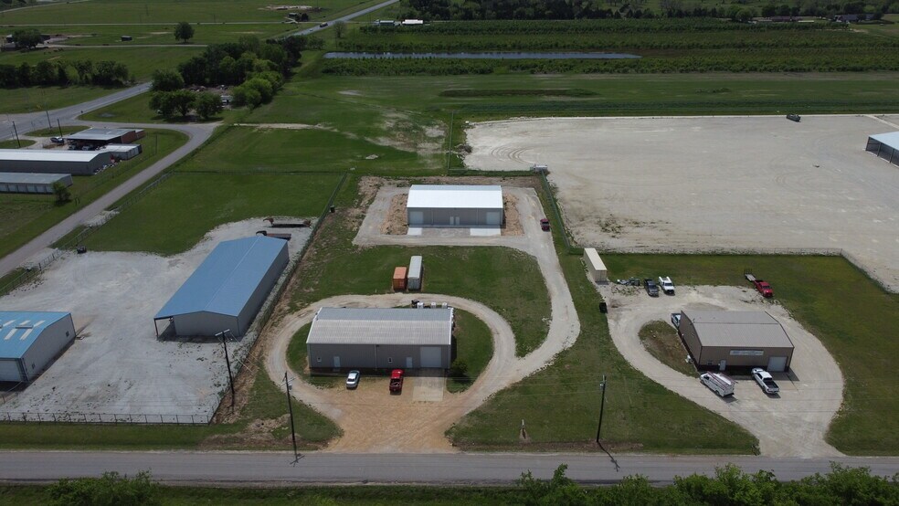 More Photos Of 490 Locust St, Whitesboro Industrial For Lease