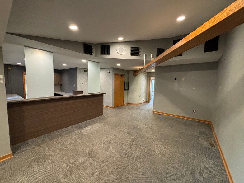 More Photos Of 2121 Abbott Rd, East Lansing Office For Sale