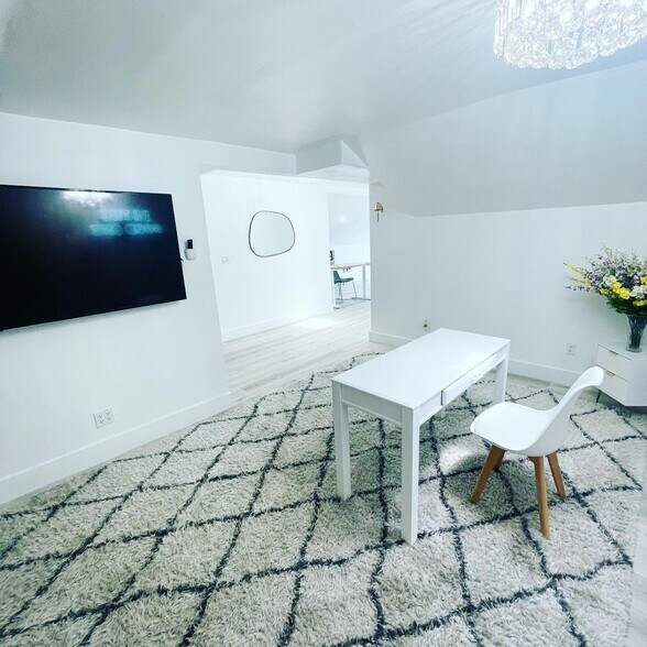 More Photos Of 11600-11610 Washington Pl, Culver City Loft Creative Space For Lease
