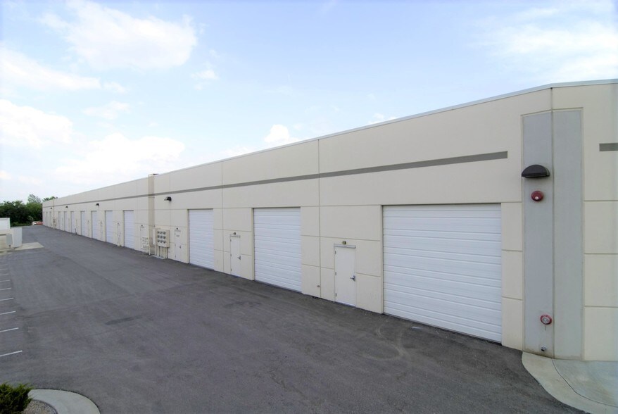 More Photos Of 11221 Strang Line Rd, Lenexa Light Distribution For Lease