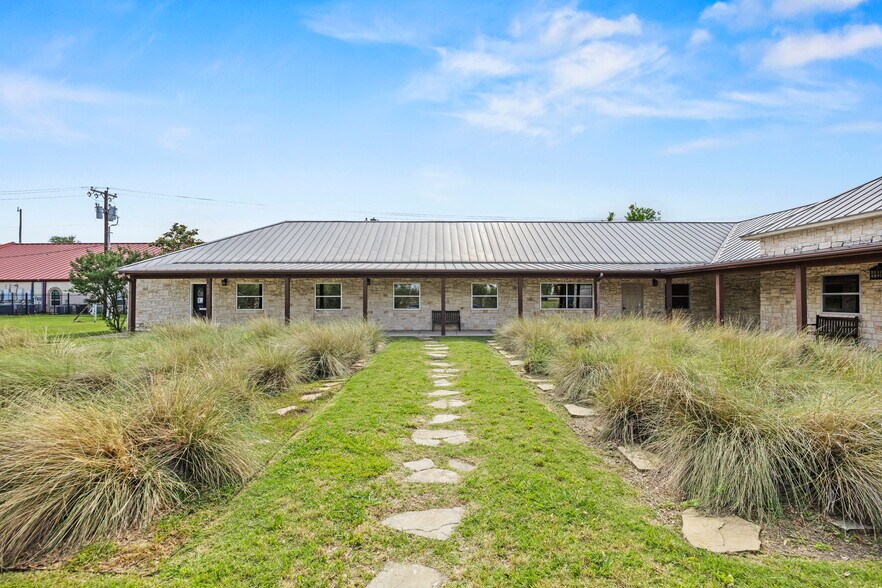 More Photos Of 610 N Town East Blvd, Mesquite Medical For Sale