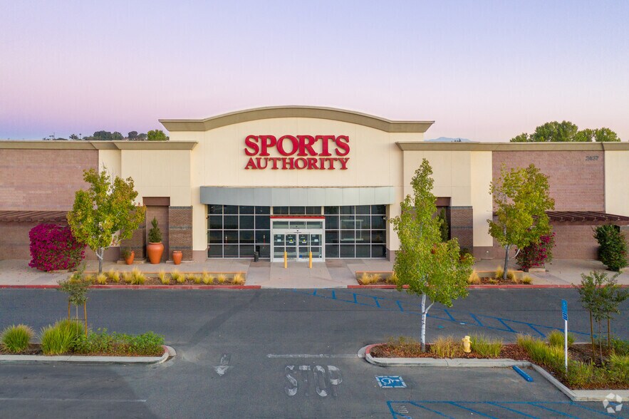 More Photos Of 2430-3485 Cajalco Rd, Corona Unknown For Lease