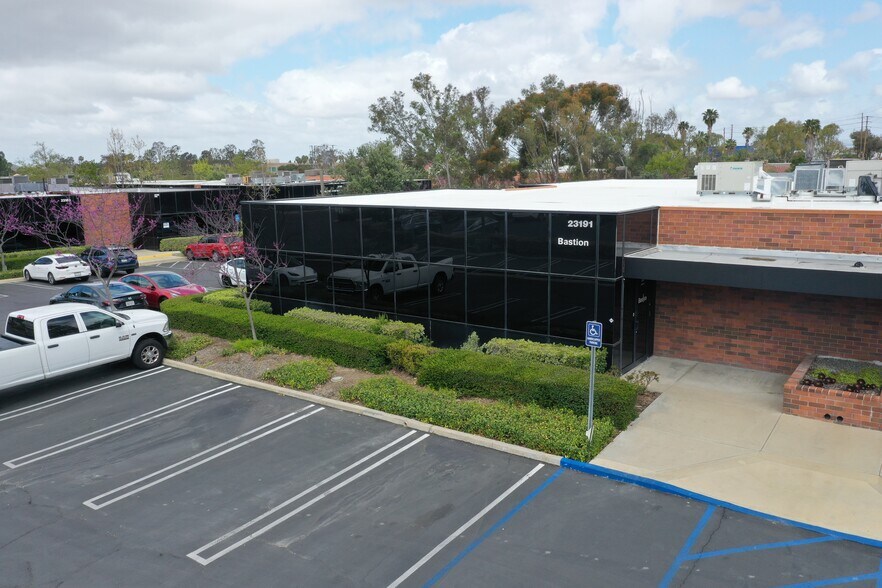 More Photos Of 23191-23193 La Cadena Dr, Laguna Hills Office For Lease