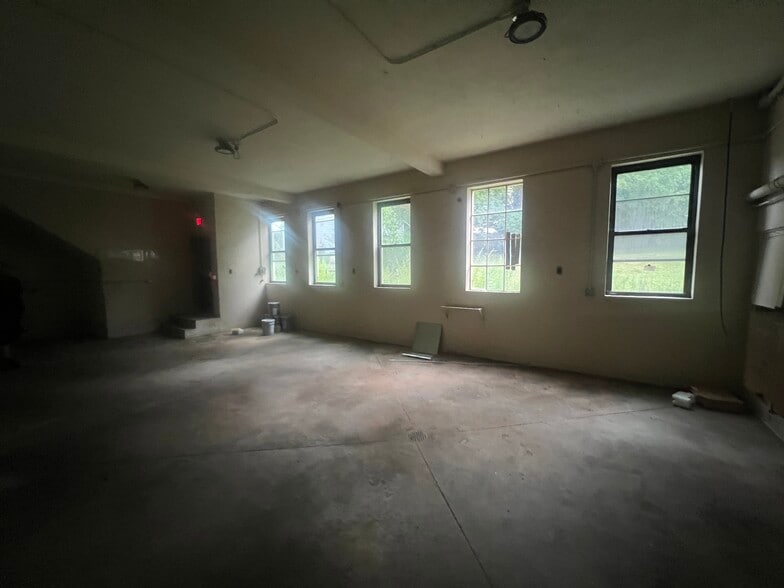 More Photos Of 2763 Highway 6, Slate Hill Warehouse For Sale
