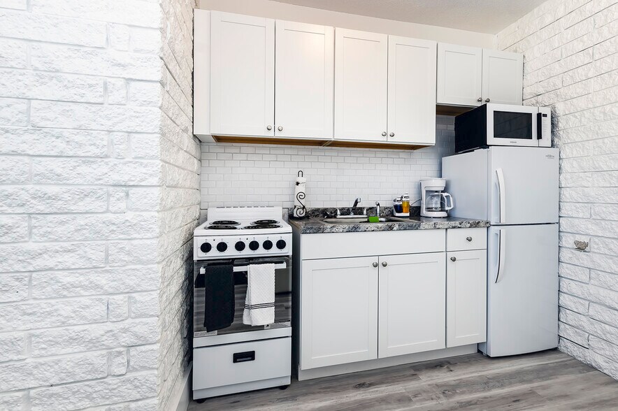 More Photos Of 2040 Ocean Shore Blvd, Ormond Beach Apartments For Sale