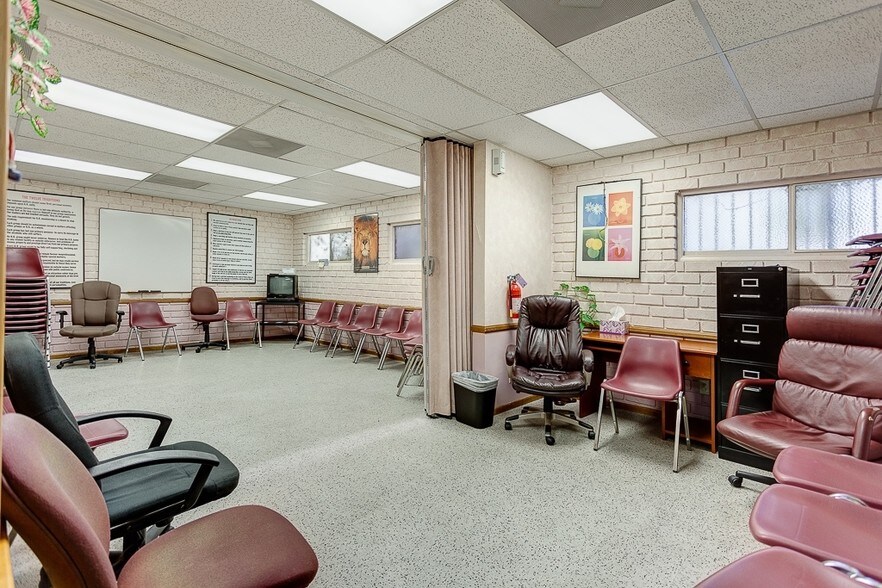 More Photos Of 8512 Whitworth Dr, Los Angeles Loft Creative Space For Sale