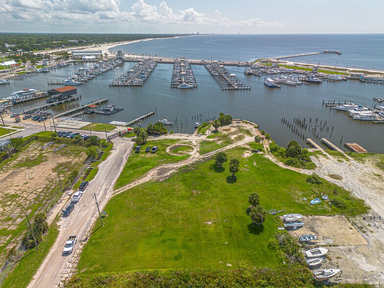 More Photos Of 890 23rd St, Gulfport Land For Sale