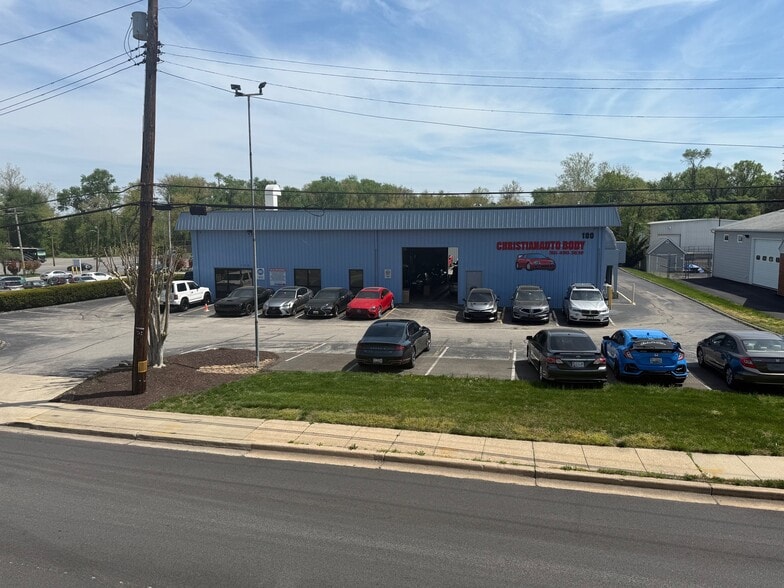 More Photos Of 100 Lafayette Ave, Laurel Auto Repair For Lease