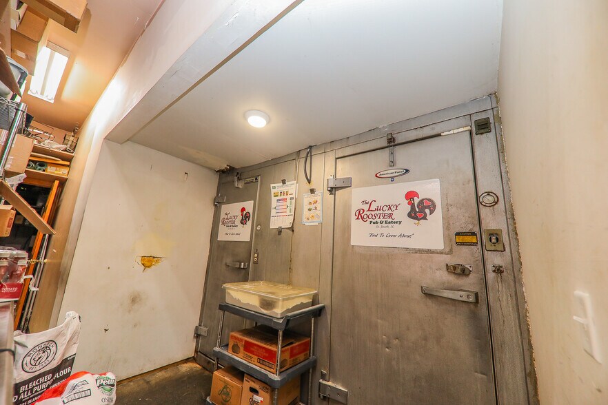 More Photos Of 101 E Main St, Saint Jacob General Retail For Sale