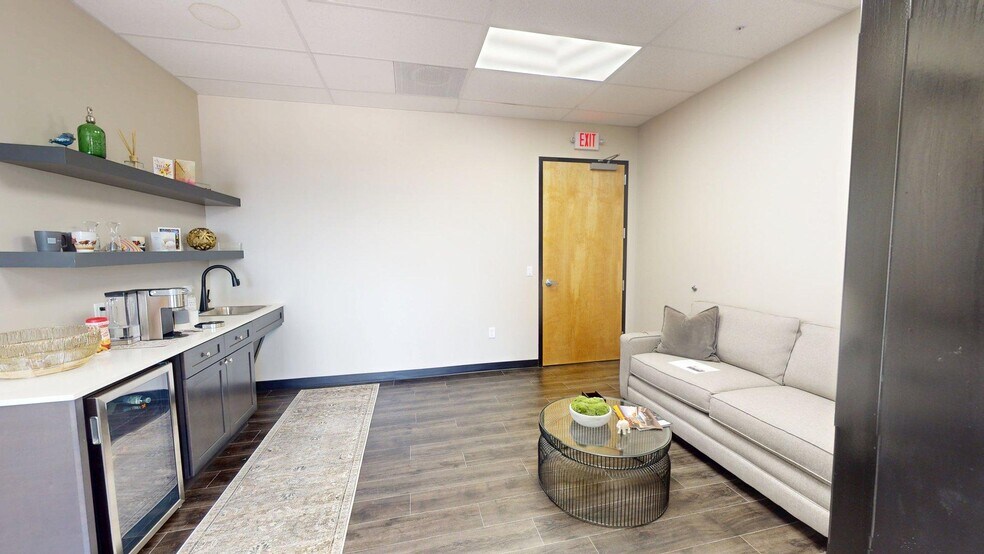 More Photos Of 9025 W State Highway 29, Liberty Hill Office For Sale