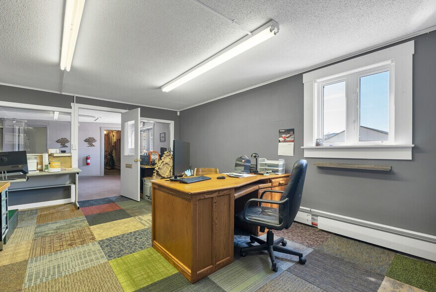 More Photos Of 55 Maynesboro St, Berlin Industrial For Sale