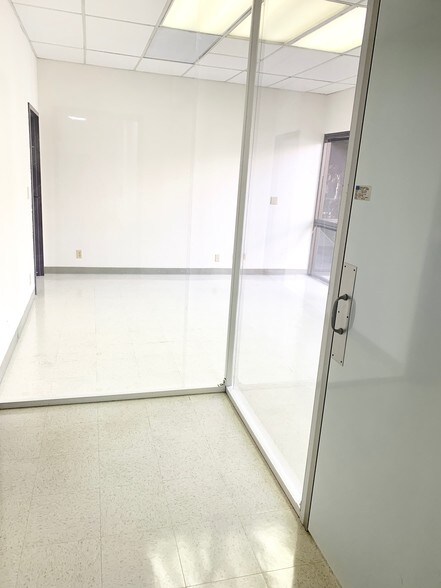 More Photos Of 2450 Embarcadero Rd, Palo Alto Research And Development For Lease