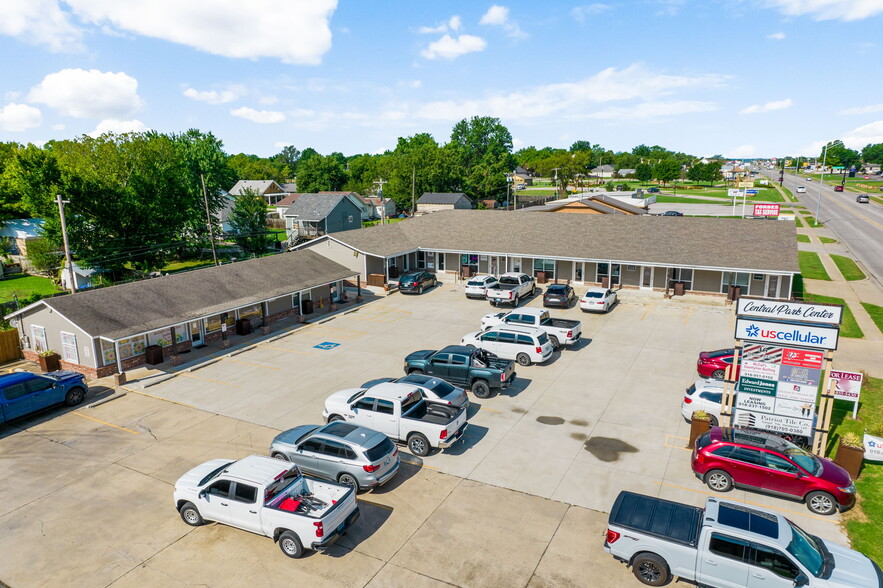 Primary Photo Of 201 W Rogers Blvd, Skiatook Storefront Retail Office For Lease